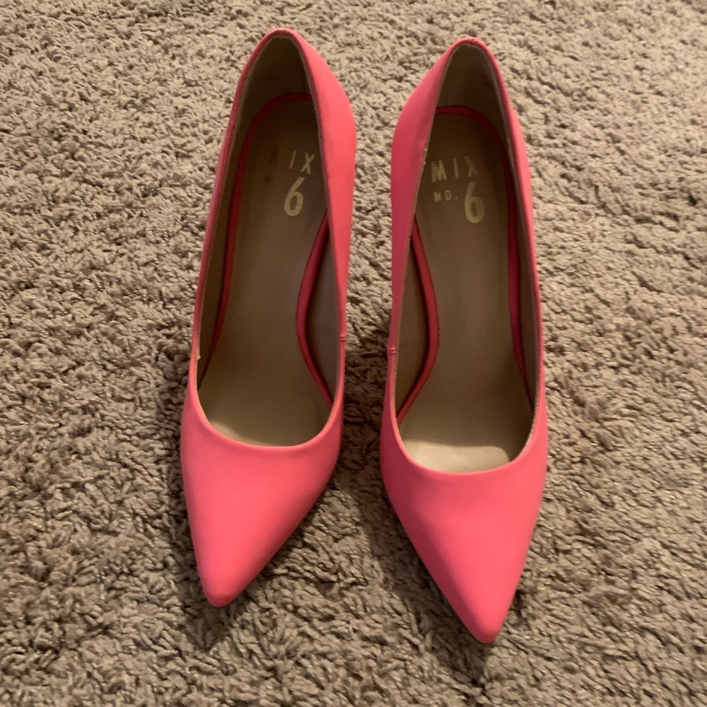 Mix No. 6 Pink Pointed Toe Pumps
